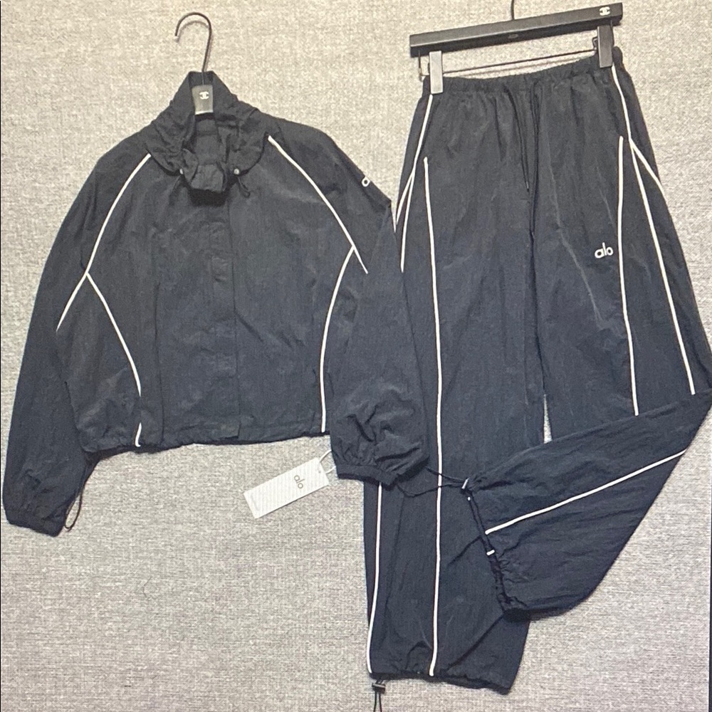 ALO Yoga Black Track Pants & Jacket Set